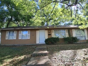 Building Photo - 920 Timberline Dr