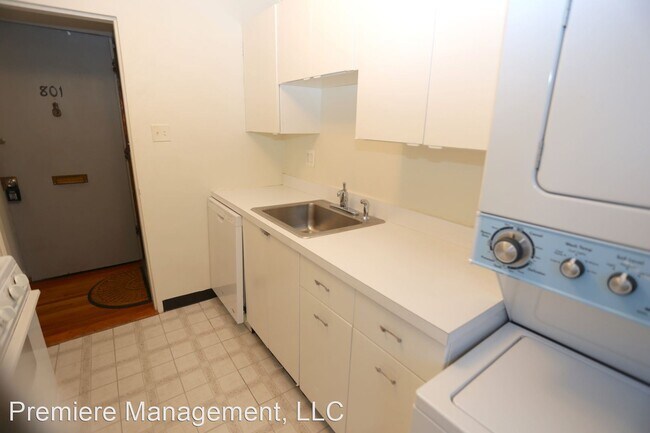 Building Photo - 2 br, 1 bath House - 801 3rd Street SW