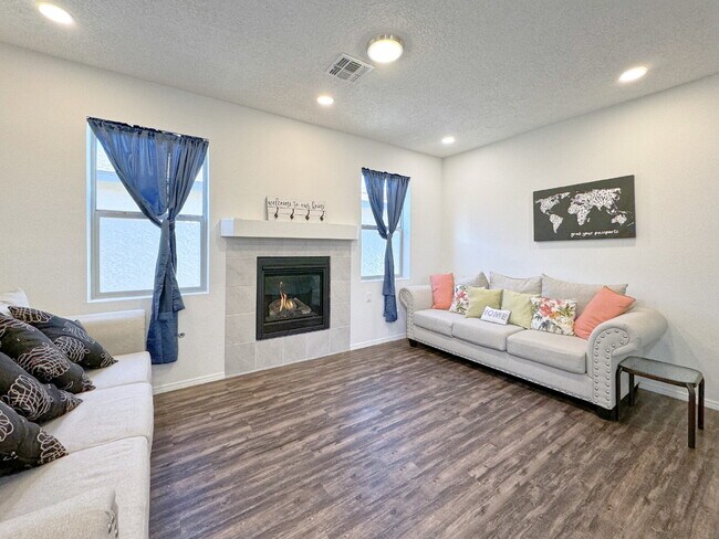 Foto del edificio - Almost new home in Mountain Hawk area of Northern Rio Rancho.