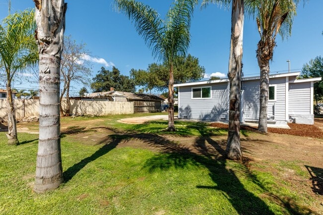 Building Photo - 1041 S Orange St