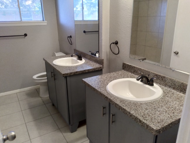 Photo - 11608 Segrest Dr House