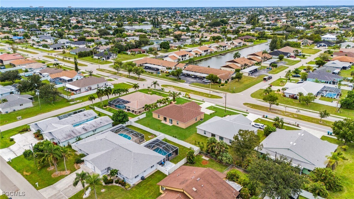 Foto del edificio - 1411-1413 Academy Blvd