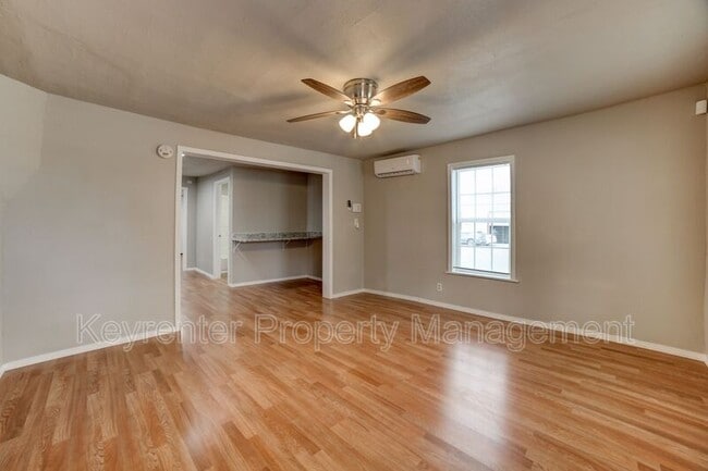 Building Photo - 702 S Trenton Ave