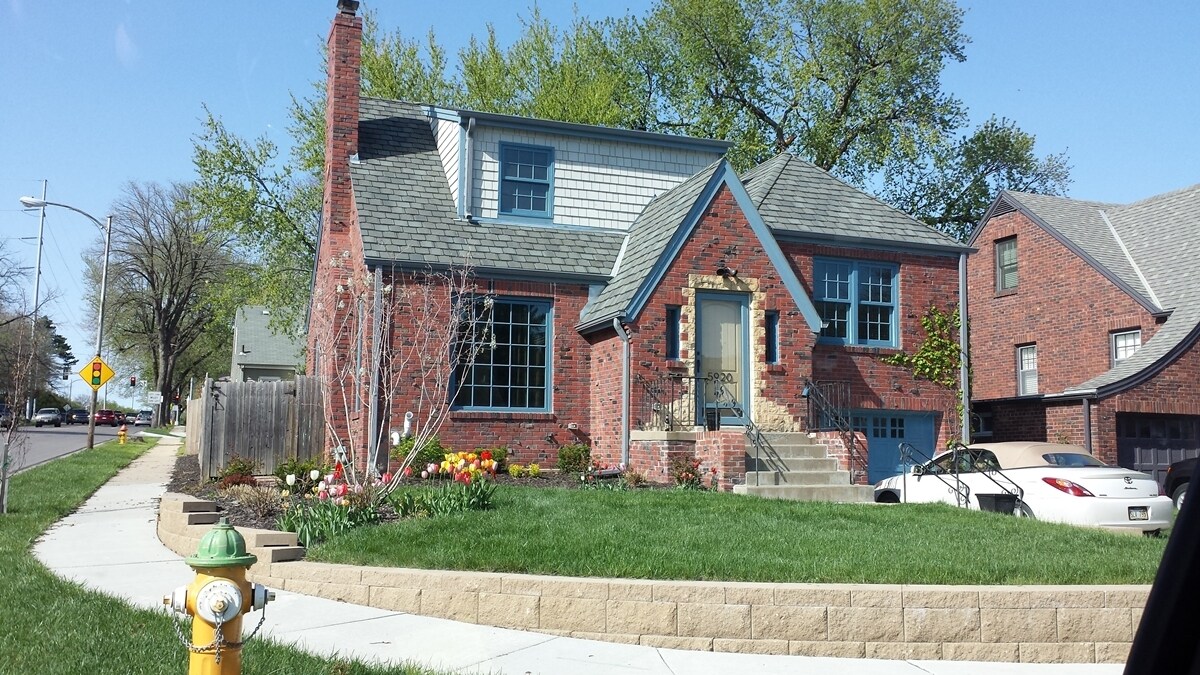 Primary Photo - 5920 Poppleton Ave