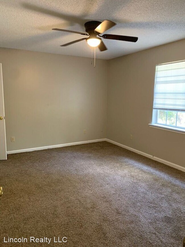 Building Photo - 3 br, 2 bath House - 5600 Scruggs Cir*