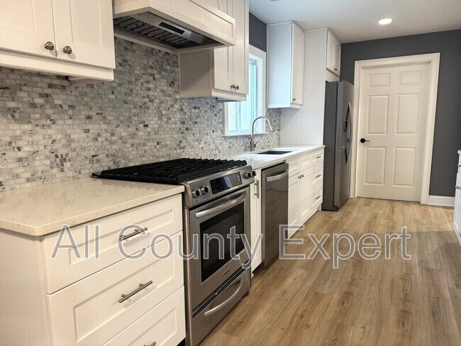 Foto del edificio - 261 Ridgewood Rd