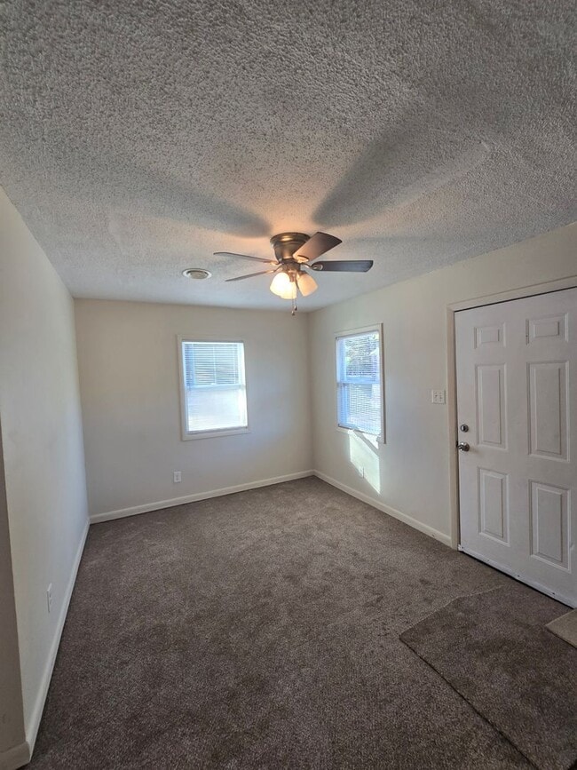 Building Photo - 4430 Viewsite Dr