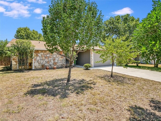 Building Photo - 4004 Jaffna Cove