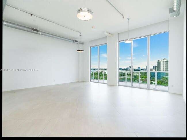 Building Photo - 3029 NE 188th St