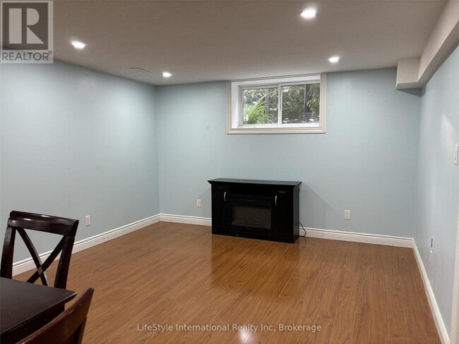 Building Photo - 59 Marsh Crescent