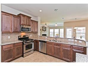 Building Photo - 9613 Sleepy Hollow Dr