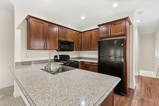 Building Photo - Chelsea Place