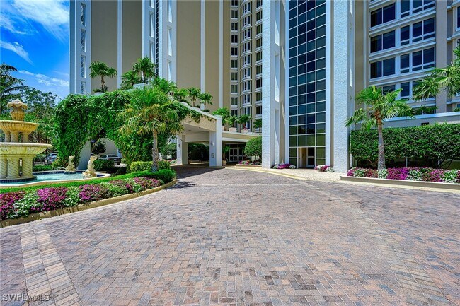 Building Photo - 7117 Pelican Bay Blvd