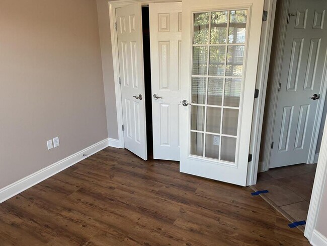 Building Photo - 222 Hemingway Loop