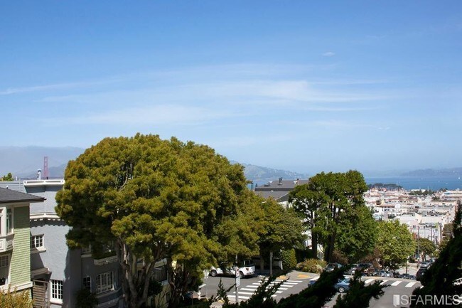 Building Photo - 2936 Divisadero St