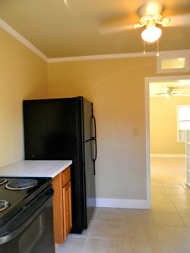Kitchen - 1116 NW 4th Ave
