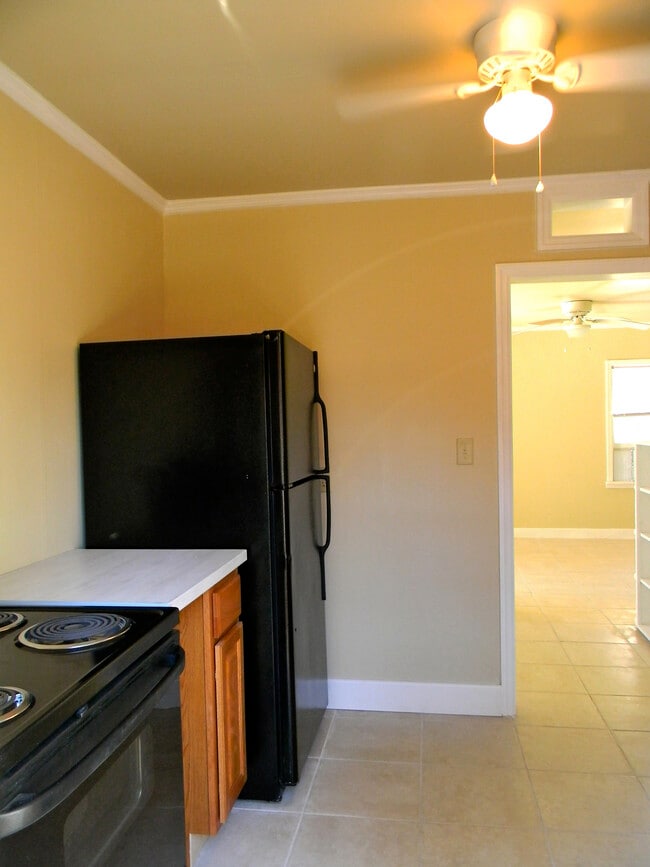 Kitchen - 1116 NW 4th Ave