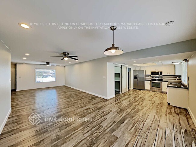 Building Photo - 2136 E Broadmor Dr