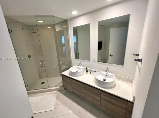 Building Photo - Northeast 34th Street, Miami, FL 33137 - 2 BR 2 BA condo