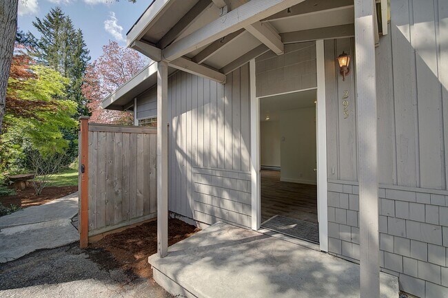 Foto del edificio - 2Bd/1Ba Issaquah Duplex