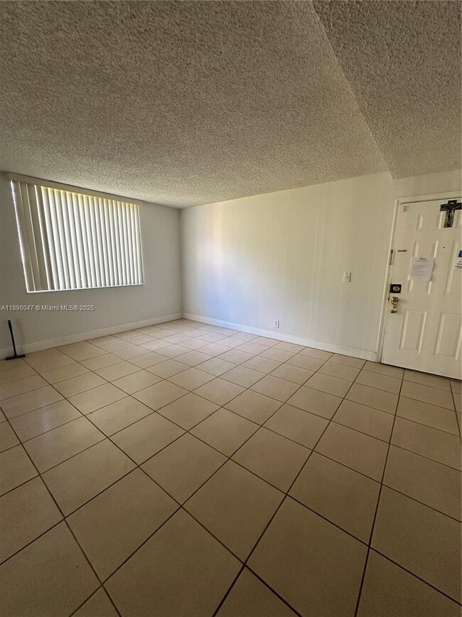 Foto del edificio - 4005 W McNab Rd