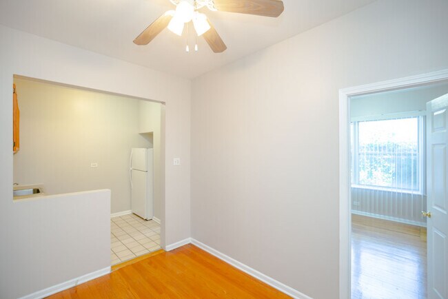 Building Photo - 2209 S 61st Ct