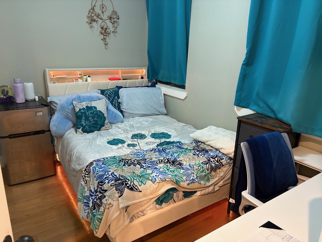 Foto principal - 1689 Sterling Pl