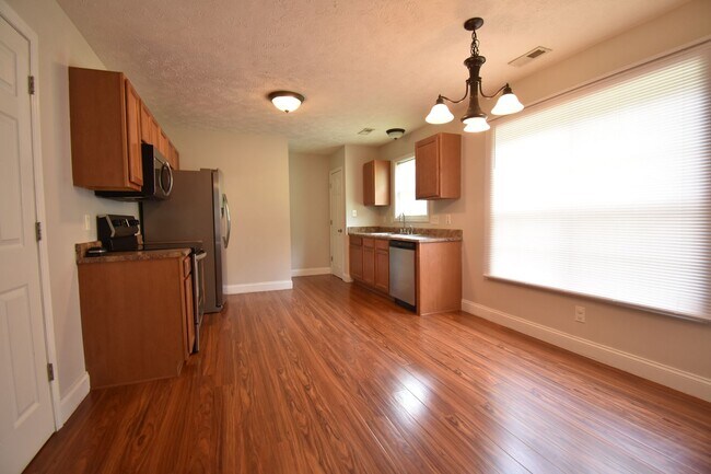 Foto del edificio - 3 Bedroom 2 Bathroom with a Bonus Room- Sm...