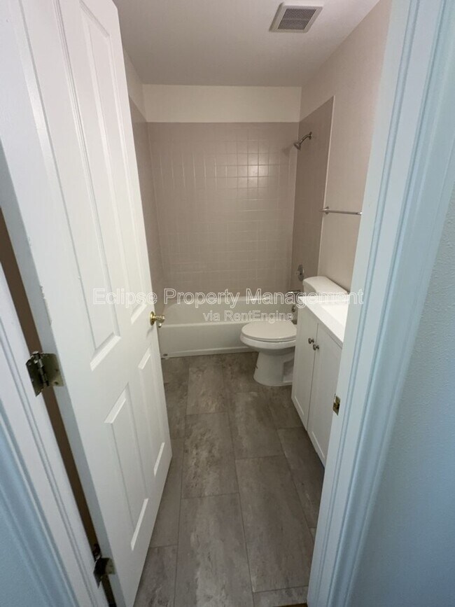 Foto del edificio - 714 E Harbor Cir