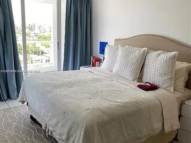 Foto del edificio - 9341 Collins Ave