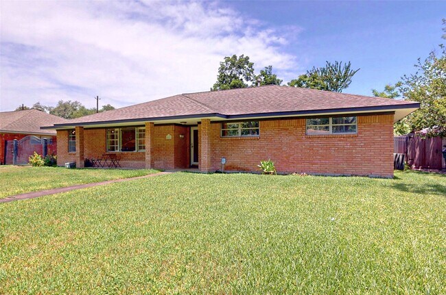 Foto del edificio - 4826 Waynesboro Dr