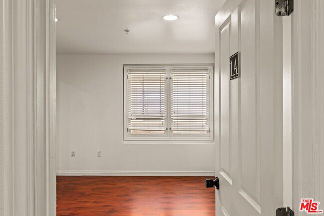 Foto del edificio - 2667 Menlo Ave