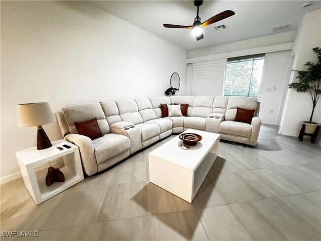 Foto del edificio - 2084 Wellington St