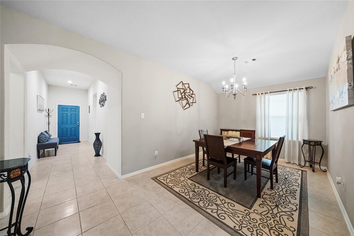 Building Photo - 16330 Hillside Garden Ln
