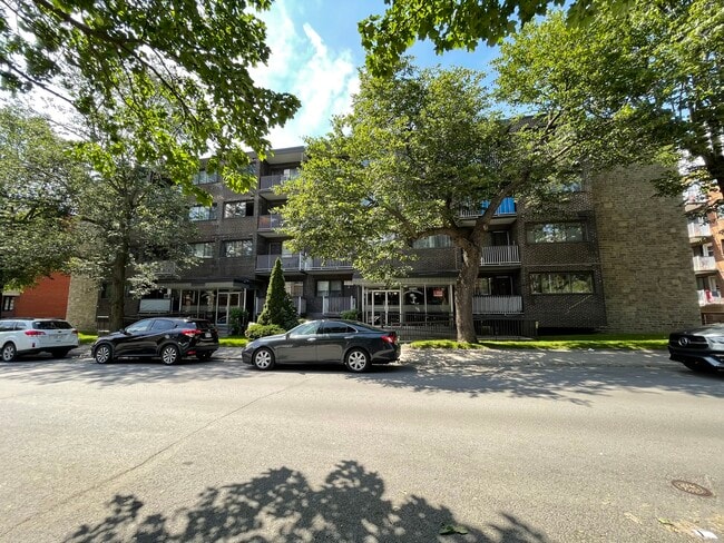 Building Photo - 4205 Av Bourret