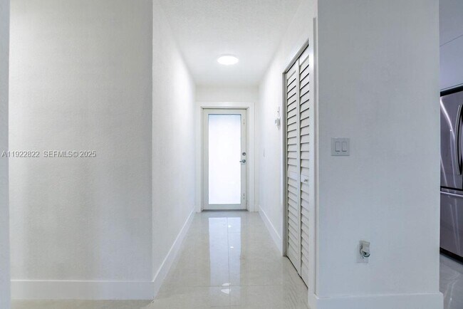 Foto del edificio - 5240 SW 139th Pl