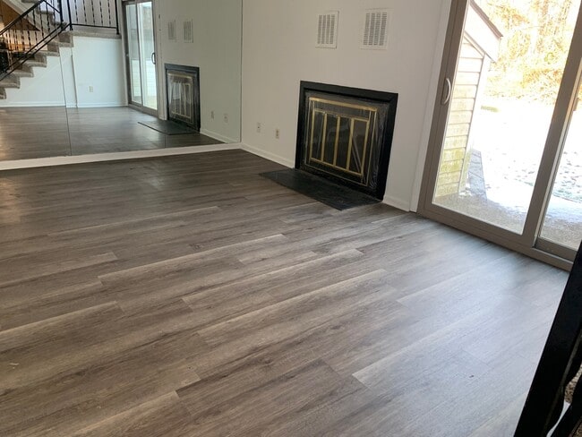 Living room wood fireplace - 845 Brian Dr