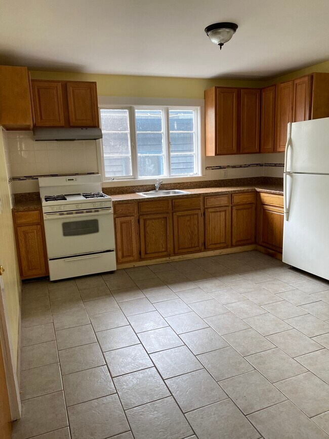 Building Photo - 208 Markland Ave