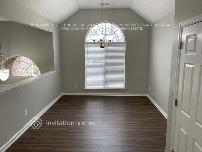 Foto del edificio - 6996 Calderwood Dr