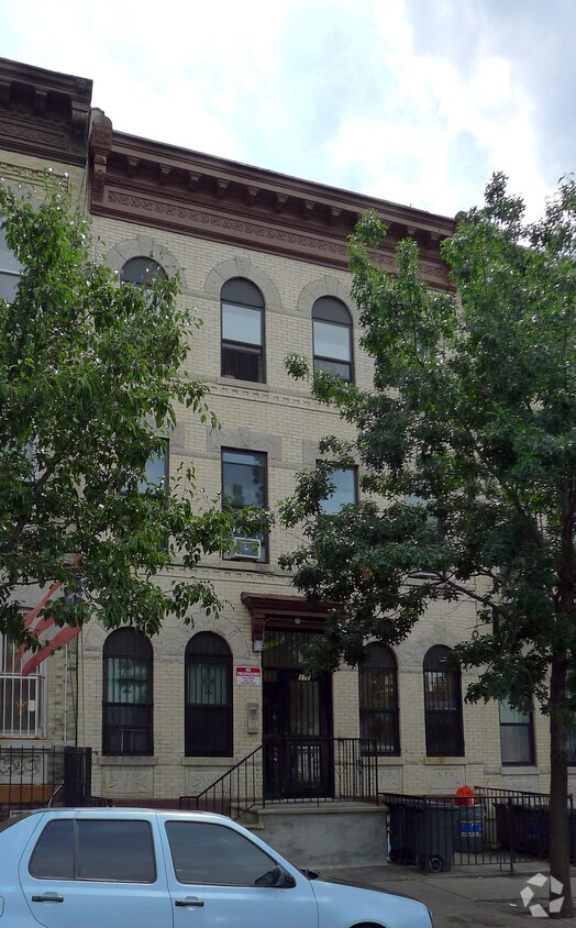 Building Photo - 312 Grove St