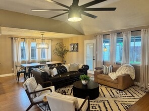 Building Photo - 2406 Strait Ln