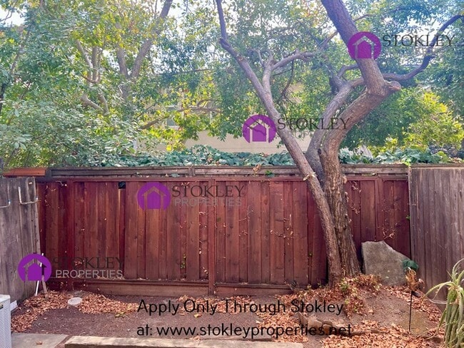 Photo - 1893 Lynwood Dr House