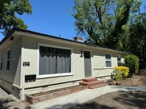 Building Photo - 1048 Warner St