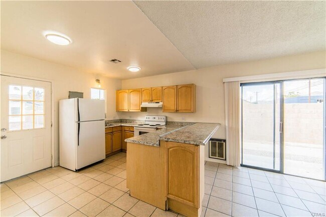 Building Photo - GREAT LOCATION IN DOWNTOWN - OLD TOWN YUCC...