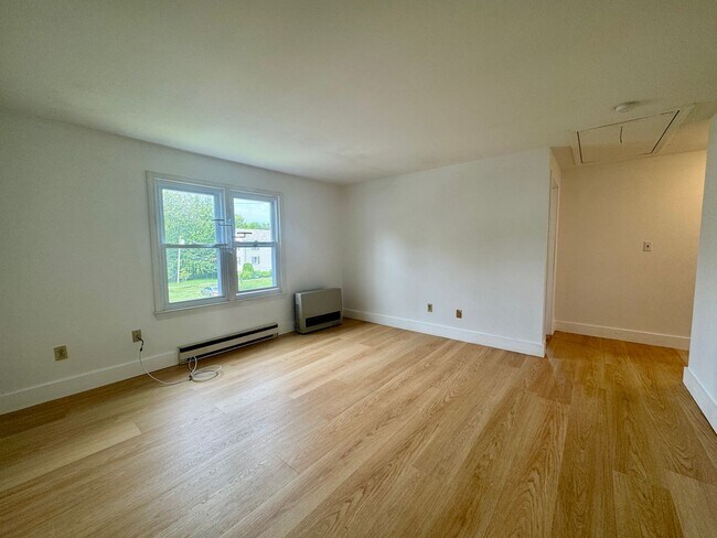 Foto del edificio - South Portland 2BD/1BA with Off Street Par...