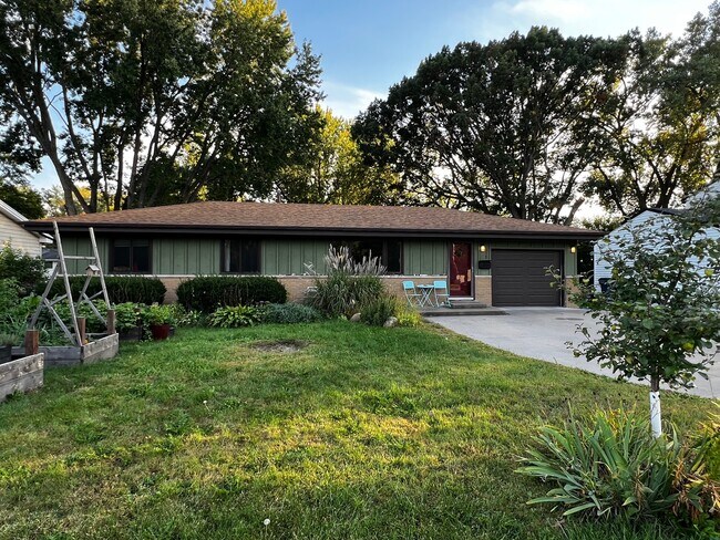 Foto del edificio - 1720 49th Ave NE