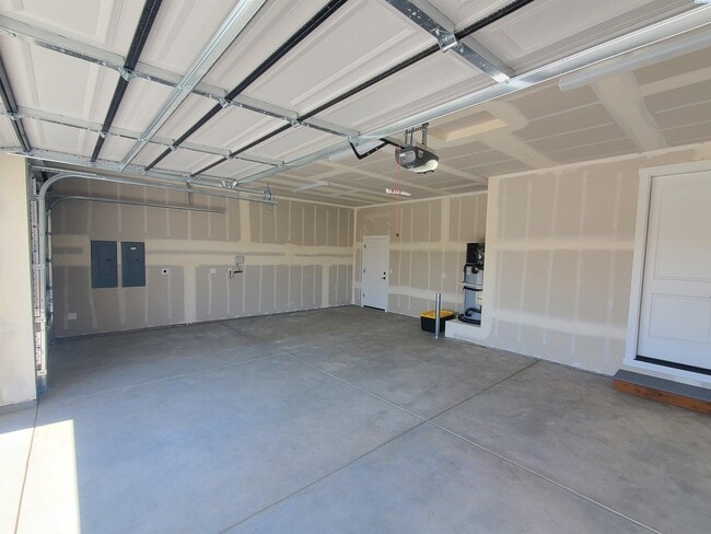 Building Photo - 2855 Savannah