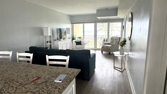 Photo - 1039 Hillsboro Mile Apartment