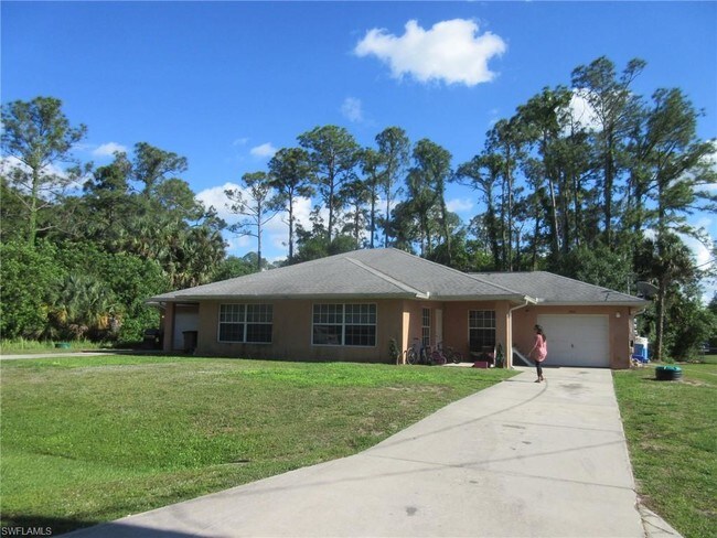 Building Photo - 3863 Hollycrest St