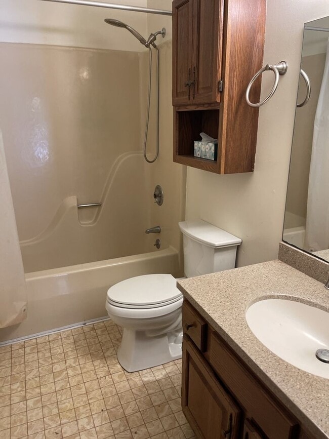 Building Photo - 62-62 Westwood Rd